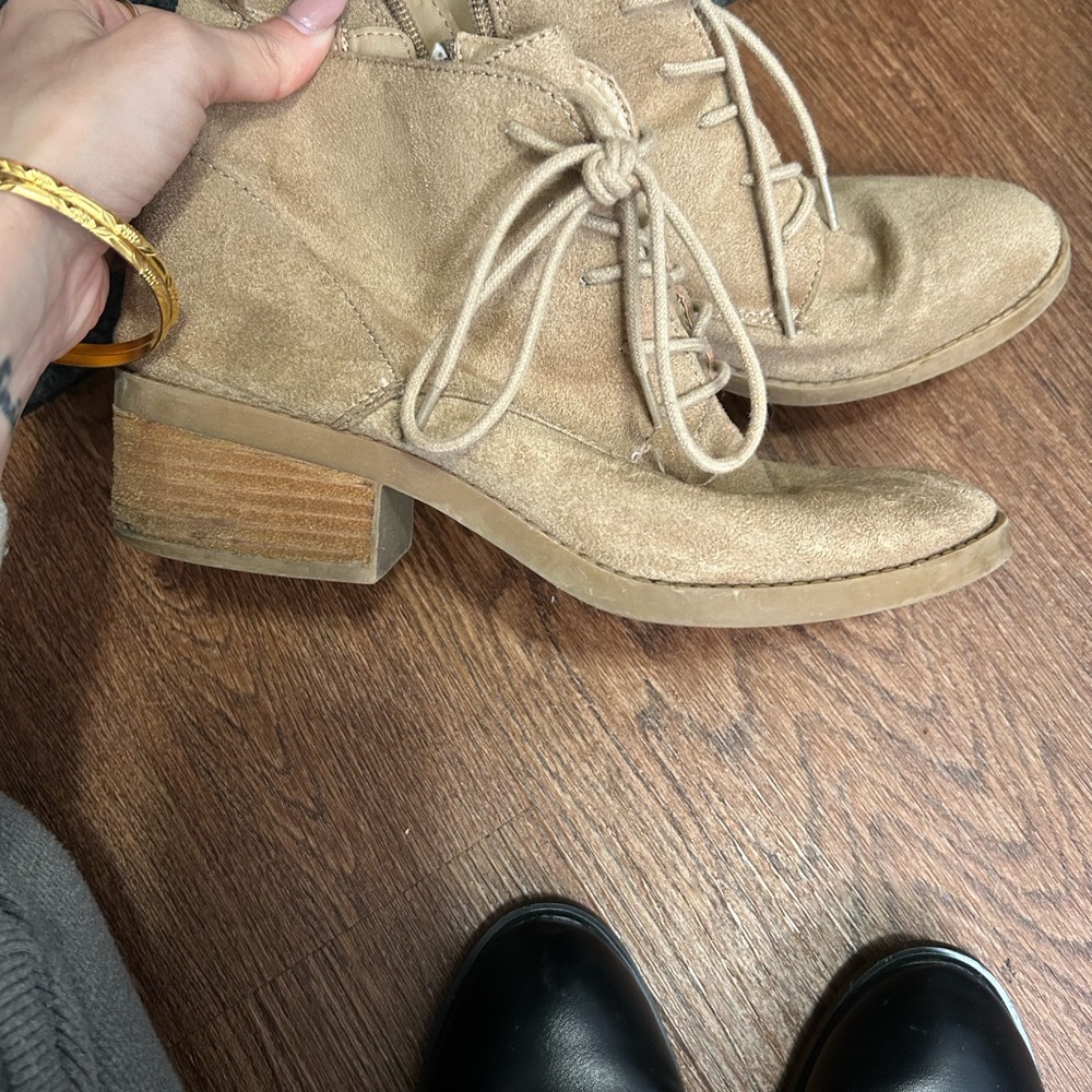Women's Tan Lace-Up Ankle Boots
